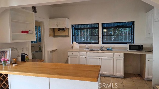 Detail Gallery Image 7 of 22 For 250 N Ridgewood Pl, Los Angeles,  CA 90004 - 6 Beds | 4/1 Baths