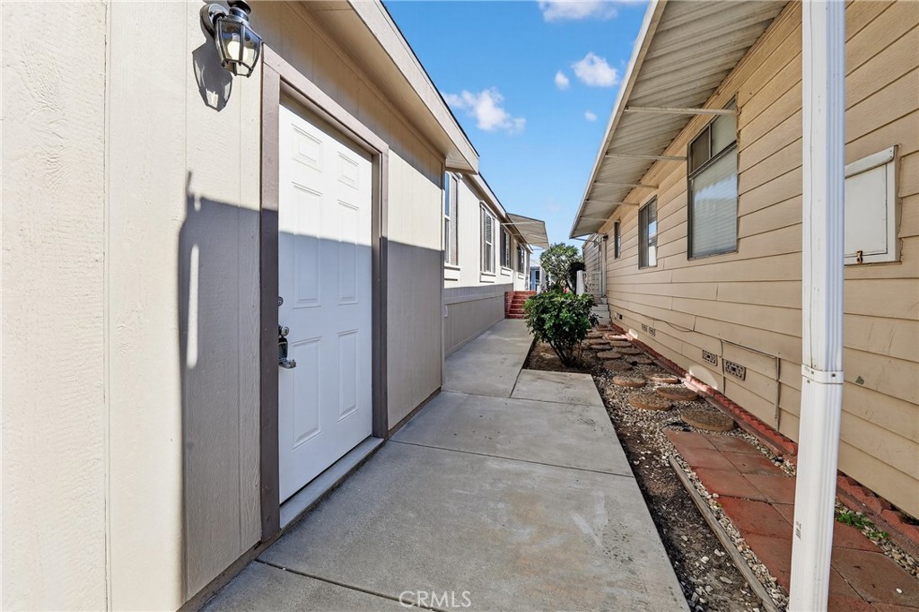 MLS #OC25256466 image #36