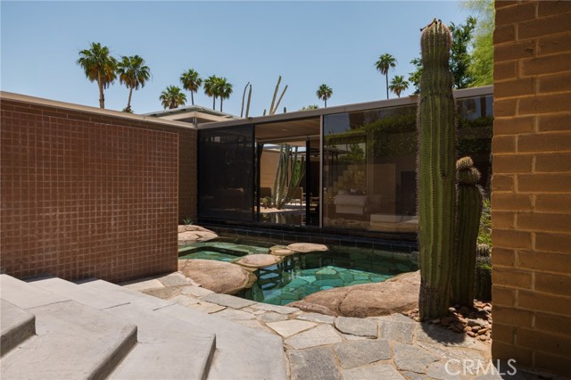1950 E Desert Palms Drive, Palm Springs CA: https://media.crmls.org/medias/0b82f195-1ca3-4571-80b7-b08d4a6587e9.jpg