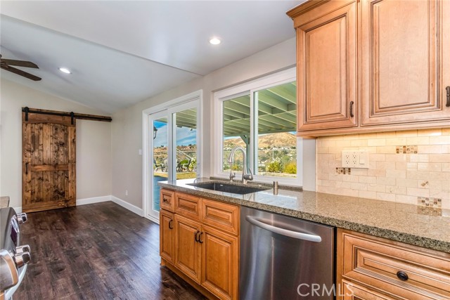 Detail Gallery Image 10 of 42 For 18711 Nadal St, Canyon Country,  CA 91351 - 3 Beds | 2 Baths