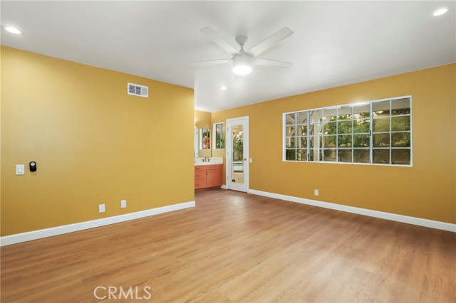 Detail Gallery Image 23 of 43 For 11001 Limerick Ave, Chatsworth,  CA 91311 - 4 Beds | 2/1 Baths