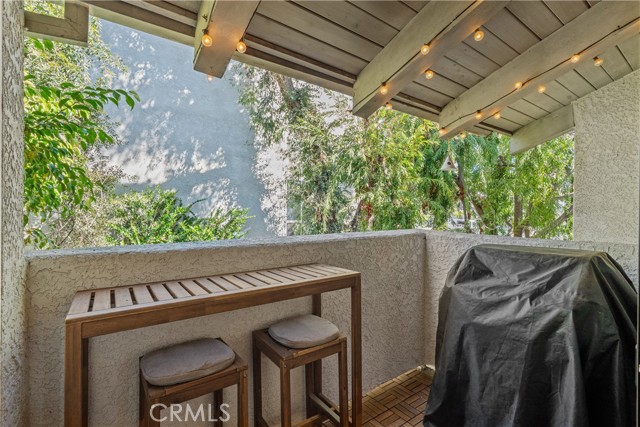 Detail Gallery Image 10 of 31 For 20134 Leadwell St. #218,  Winnetka,  CA 91306 - 3 Beds | 2 Baths