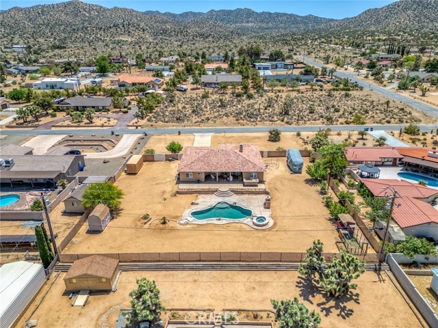 Detail Gallery Image 15 of 74 For 58598 Santa Maria Dr, Yucca Valley,  CA 92284 - 4 Beds | 3 Baths