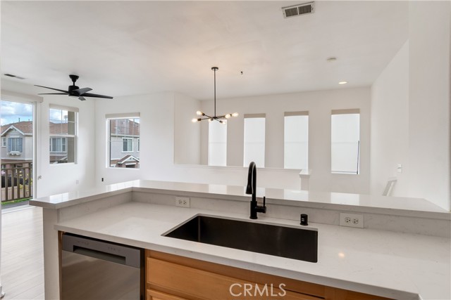 Detail Gallery Image 11 of 21 For 5455 Mandarin Cove, San Diego,  CA 92115 - 2 Beds | 2 Baths