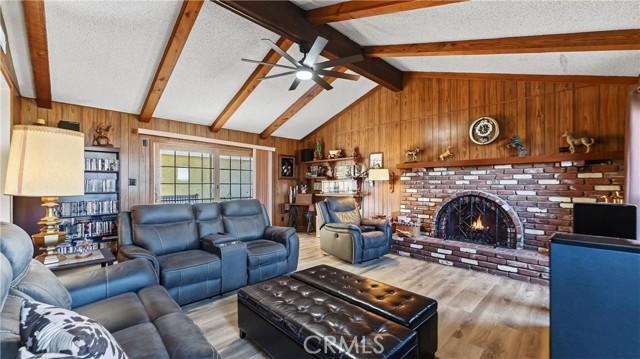 Detail Gallery Image 7 of 34 For 1107 W 210th St, Torrance,  CA 90502 - 4 Beds | 2 Baths