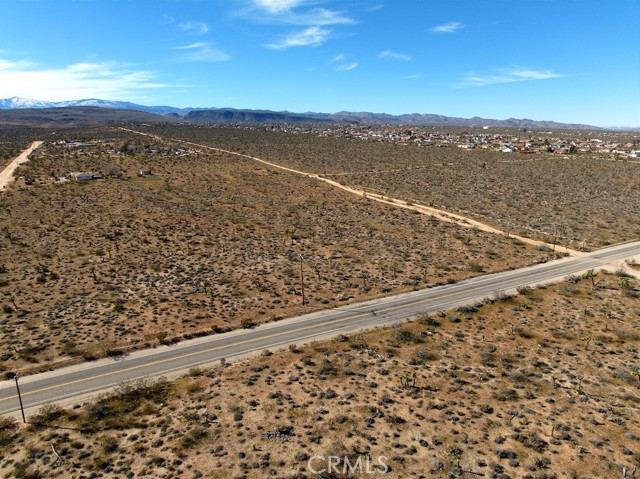 58470 Mesa, Yucca Valley CA: https://media.crmls.org/medias/0b852f34-9599-4da0-88de-a49c3662883b.jpg