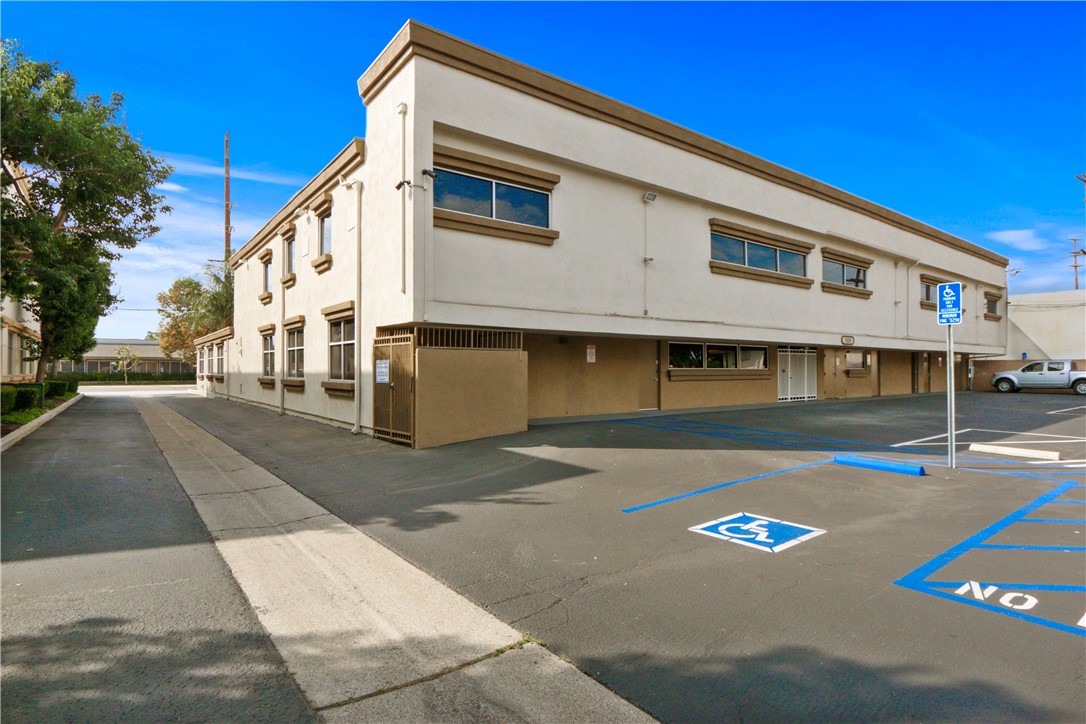 1535 E 17th Street, Santa Ana, California 92705, ,Commercial Lease,For Rent,1535 E 17th Street,CRPW23219967