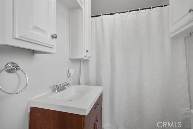 178 E 49th Street, Los Angeles CA: https://media.crmls.org/medias/0b8566eb-62d9-4ff7-948d-ef84356f4ab3.jpg