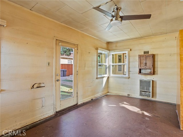 Detail Gallery Image 25 of 44 For 207 W Ash Ave, Burbank,  CA 91502 - 2 Beds | 1 Baths