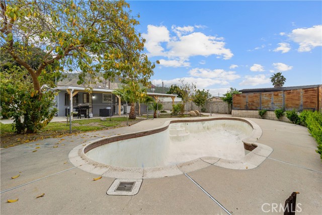 Detail Gallery Image 14 of 19 For 12736 Foothill Bld, Sylmar,  CA 91342 - 3 Beds | 2 Baths