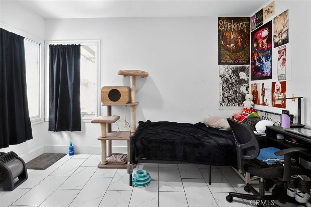 https://media.crmls.org/medias/0b86d5c2-b02a-496a-a3ce-eb81dde01acb.jpg?preset=X-Large