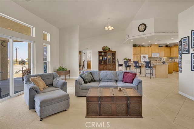 Detail Gallery Image 9 of 43 For 460 Solano Rd, Pinon Hills,  CA 92372 - 4 Beds | 3/1 Baths