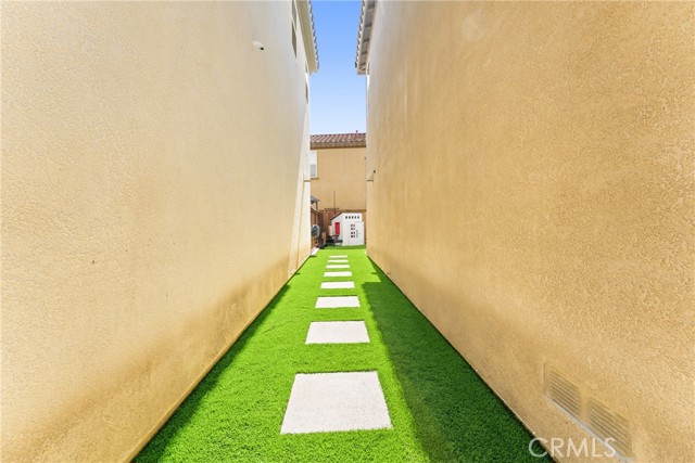 1474 De La Vina Street, Chula Vista CA: https://media.crmls.org/medias/0b880293-59cc-4f98-80fe-f0c294897573.jpg
