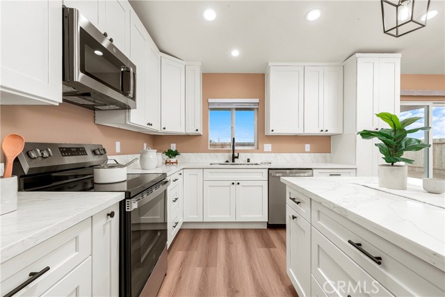 Detail Gallery Image 16 of 25 For 8225 Peach Ave, California City,  CA 93505 - 3 Beds | 4 Baths