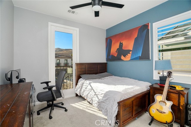 25140 Golden Maple Drive, Canyon Country CA: https://media.crmls.org/medias/0b8873c5-8ad3-41ff-bbd0-27df62b1bc39.jpg