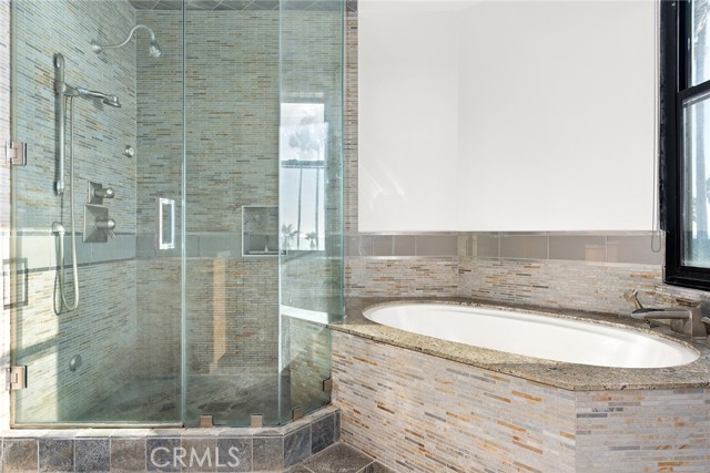 Detail Gallery Image 10 of 22 For 3009 Ocean Front Walk, Venice,  CA 90291 - 3 Beds | 2 Baths