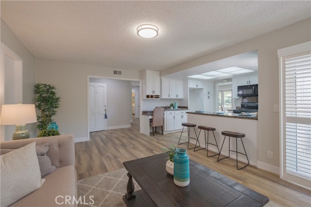 1506 West Sharon Road, Santa Ana CA: https://media.crmls.org/medias/0b88de7d-6bcb-45c8-841b-ebd57ea277f1.jpg