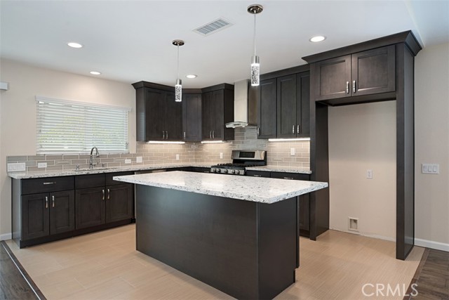 Detail Gallery Image 1 of 20 For 602 Carnation Dr, Placentia,  CA 92870 - 4 Beds | 2 Baths