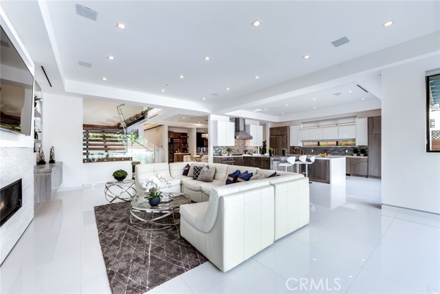 12732 Hortense Street, Studio City CA: https://media.crmls.org/medias/0b89fc4e-e831-446b-b98c-b9561f7230fe.jpg