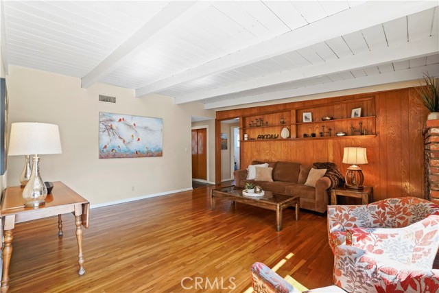 7546 Bluebell Avenue, North Hollywood CA: https://media.crmls.org/medias/0b8a67b7-a7a1-4b8c-bd60-39f16a2852fc.jpg