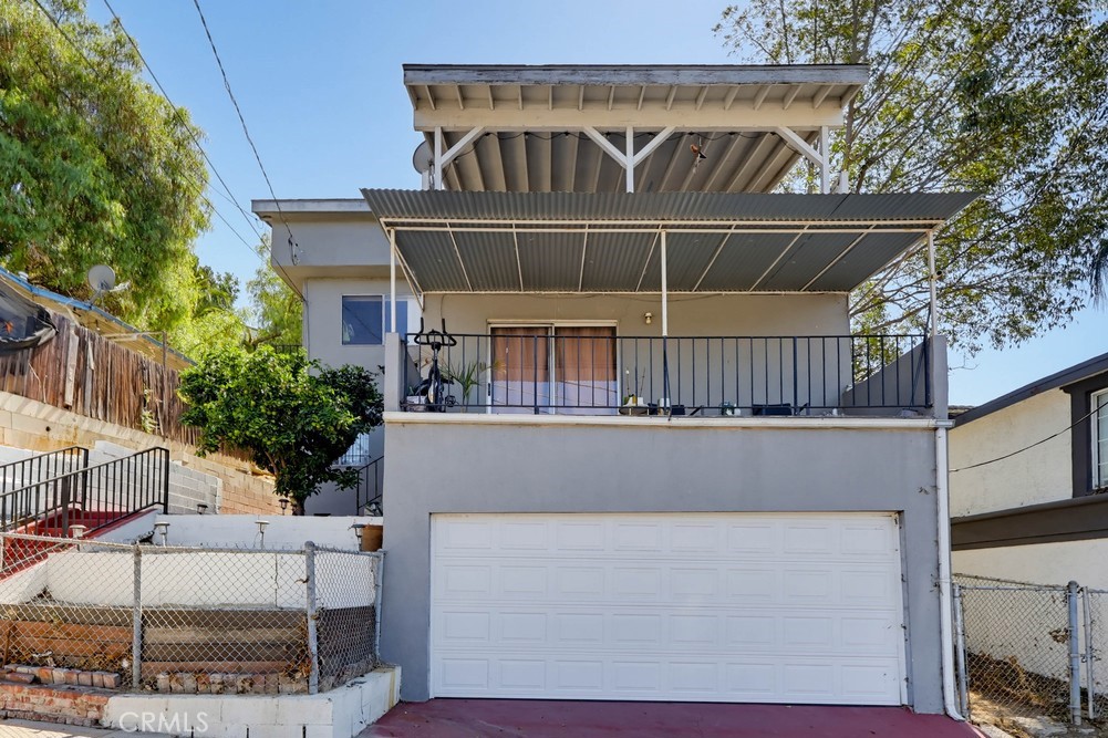 Duplex at 5020 Aldama Street