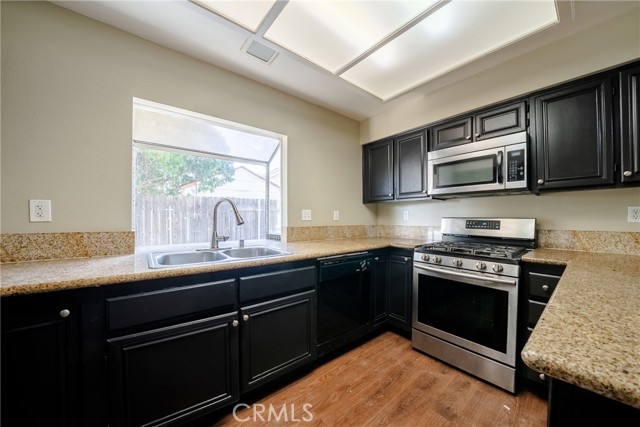 Detail Gallery Image 22 of 29 For 10235 Basalt, Mentone,  CA 92359 - 5 Beds | 3 Baths