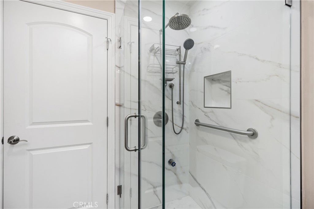 MLS #OC25250868 image #19