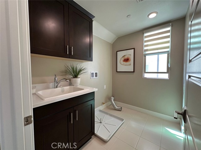 195 Stellar, Irvine CA: https://media.crmls.org/medias/0b8c284e-7f60-45e2-8e74-7c6fb47fb40e.jpg