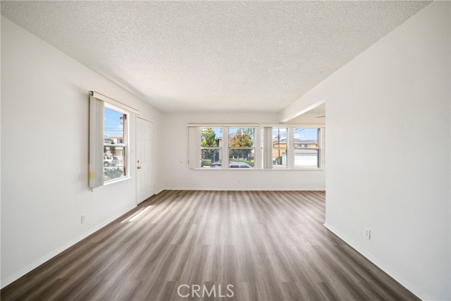 823 W 25th Street, San Pedro CA: https://media.crmls.org/medias/0b8c30c8-96a7-401d-aaeb-d90128bc3f0f.jpg