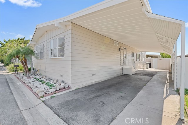 11250 Ramona, Montclair CA: https://media.crmls.org/medias/0b8c7ff2-d883-4b39-9d21-e50a4e75451a.jpg