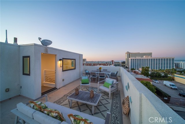 Detail Gallery Image 27 of 32 For 273 W 8th St, San Pedro,  CA 90731 - 4 Beds | 3/1 Baths