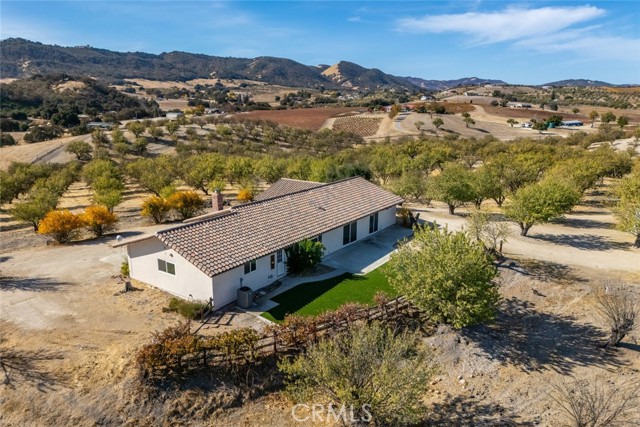 Detail Gallery Image 46 of 54 For 5395 Mustard Creek Rd, Paso Robles,  CA 93447 - 3 Beds | 3 Baths