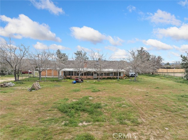 Detail Gallery Image 4 of 41 For 17740 Linden, Hesperia,  CA 92345 - 3 Beds | 2 Baths