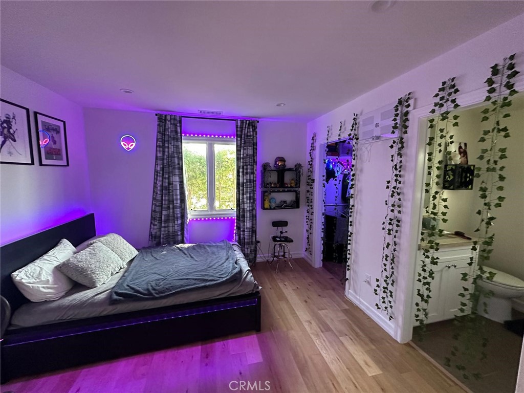 https://media.crmls.org/medias/0b8d9f4c-03ed-4641-8bd0-398e815c1bc5.jpg?preset=X-Large