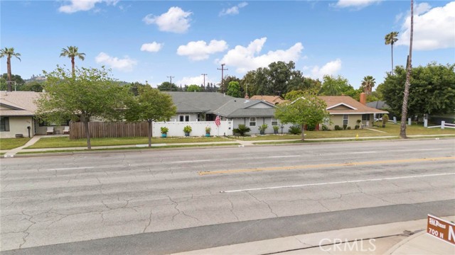 Detail Gallery Image 7 of 39 For 330 E Gladstone St, San Dimas,  CA 91773 - 4 Beds | 3 Baths