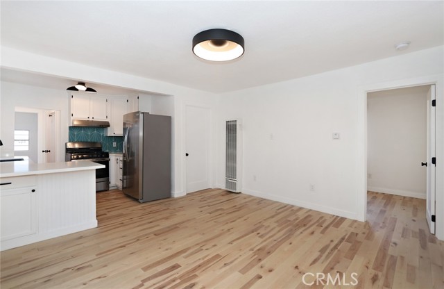 Image 38 of 71 For 1361 Armadale Avenue