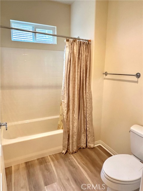 2nd Hallway Full Bathroom