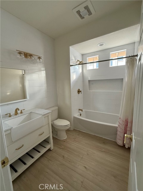 42 Seacountry Lane, Rancho Santa Margarita CA: https://media.crmls.org/medias/0b8f0140-6eb5-4b93-a159-a935812ef758.jpg