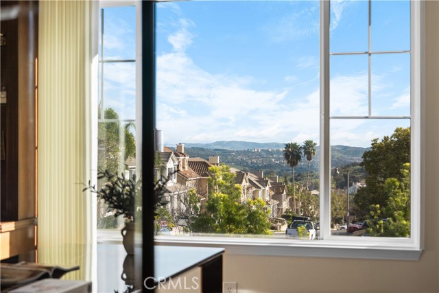 Image 28 of 71 For 23195 Stoneridge