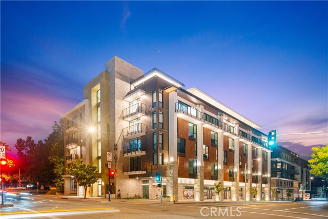 709 E Walnut Street, Pasadena CA: https://media.crmls.org/medias/0b8f4efa-e281-4ac3-b40c-c5f1cc3afb8a.jpg
