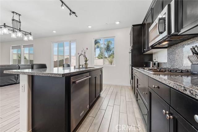 Detail Gallery Image 13 of 42 For 12184 Backwater Way, Jurupa Valley,  CA 91752 - 4 Beds | 2/1 Baths