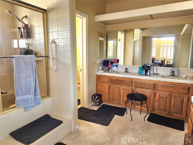 450 Fairway Drive, Palmdale CA: https://media.crmls.org/medias/0b8fabd2-687f-4684-829c-f5ad29a484a3.jpg