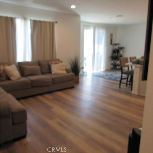 7339 Ametrine Lane, Chino CA: https://media.crmls.org/medias/0b8fb7b9-f23d-4e80-a3c5-45741a5d3de1.jpg