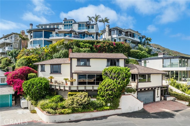 Detail Gallery Image 2 of 38 For 70 Emerald Bay, Laguna Beach,  CA 92651 - 4 Beds | 3/1 Baths