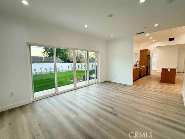 Detail Gallery Image 7 of 20 For 9128 Balcom Ave, Northridge,  CA 91325 - 4 Beds | 3 Baths