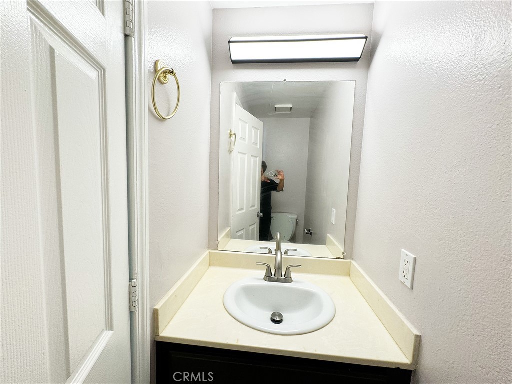 https://media.crmls.org/medias/0b90a6ed-2422-48fb-93d5-e114e7be4460.jpg?preset=X-Large