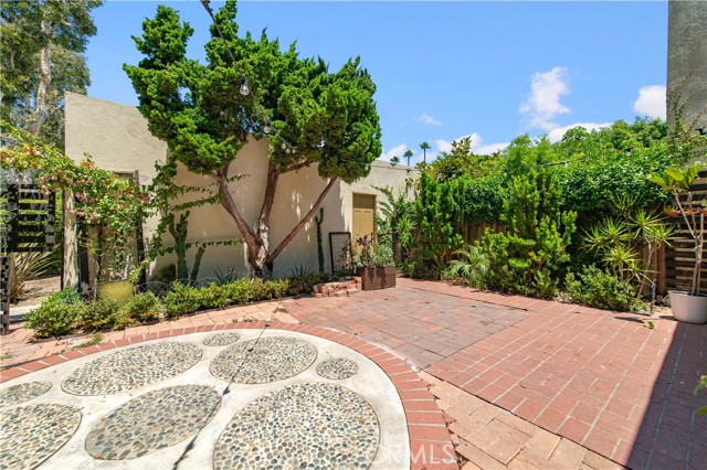 2214 Vista Hogar, Newport Beach CA: https://media.crmls.org/medias/0b910c3f-dce3-45e1-8eb9-794f9b50531d.jpg
