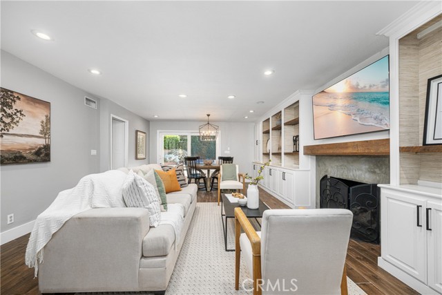 Detail Gallery Image 7 of 74 For 7926 E Garner, Long Beach,  CA 90808 - 4 Beds | 2/1 Baths