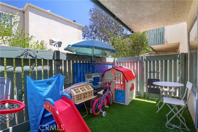 Detail Gallery Image 12 of 32 For 5700 Etiwanda Ave #105,  Tarzana,  CA 91356 - 3 Beds | 2 Baths