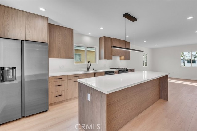 11240 Lull Street, Sun Valley CA: https://media.crmls.org/medias/0b927305-a359-4ea5-a3cc-76d284104730.jpg